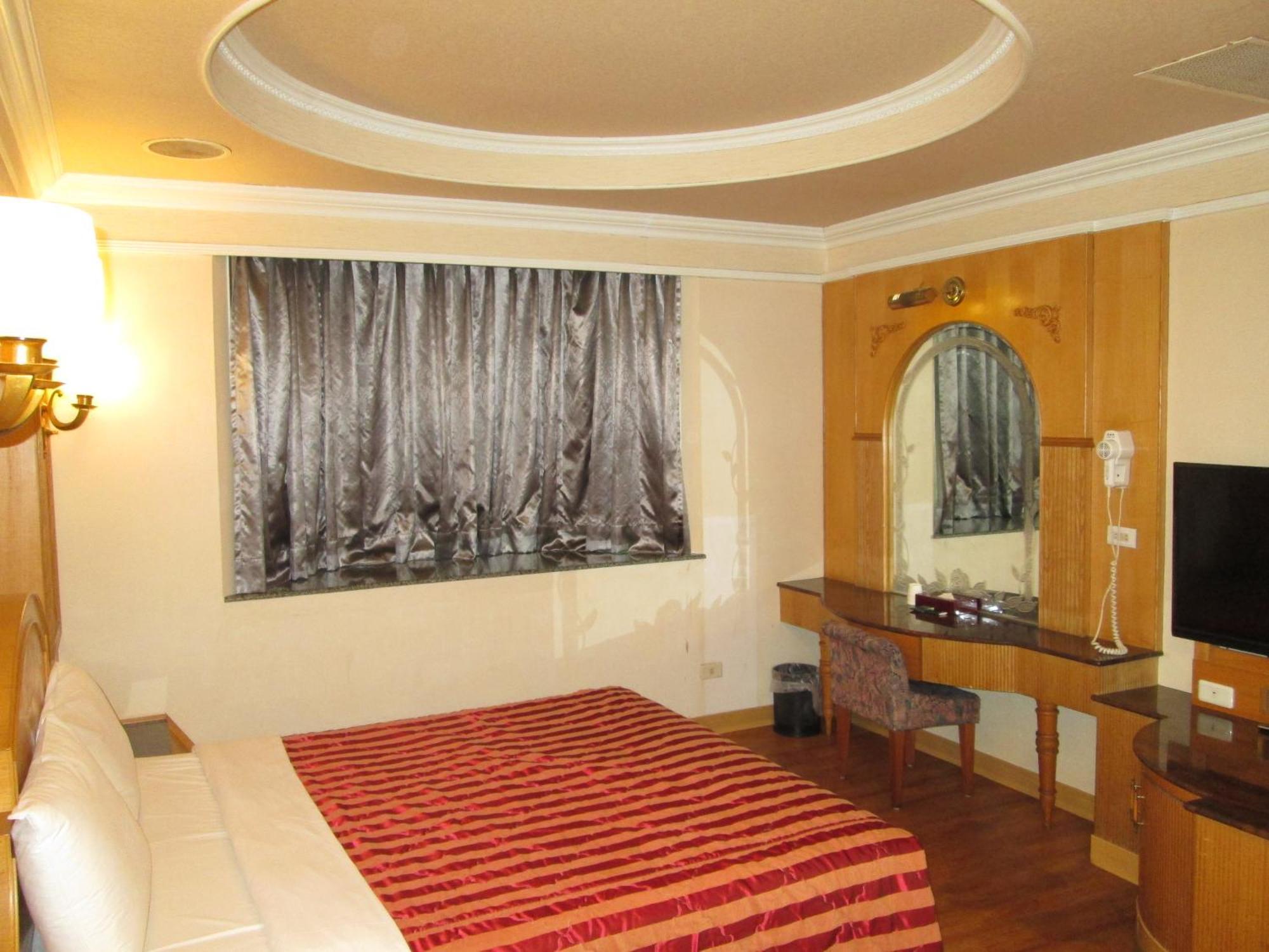 Huangjia Motel ไถหนาน ภายนอก รูปภาพ