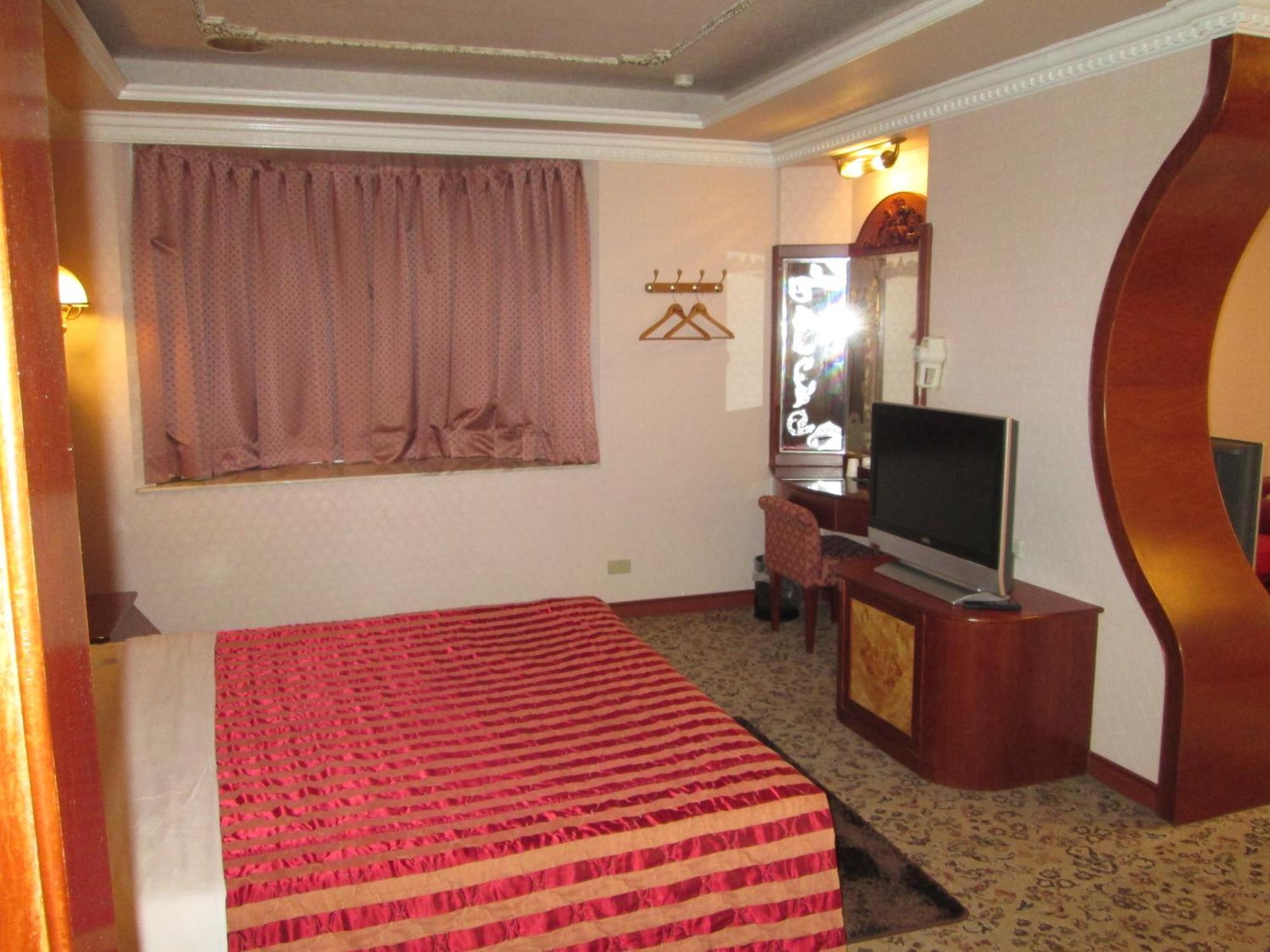 Huangjia Motel ไถหนาน ภายนอก รูปภาพ